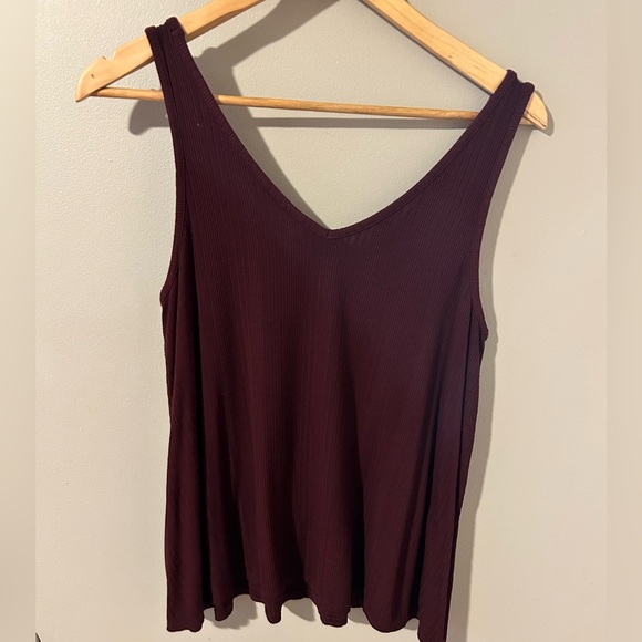 Old Navy double v-neck, ribbed, maroon tank top - Picture 2 of 3